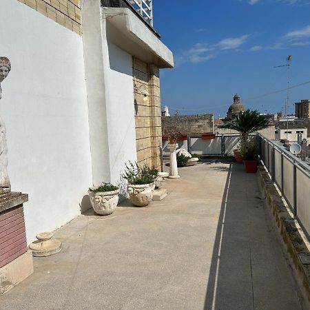 レッチェTerrazza Santo Oronzoアパートメント エクステリア 写真